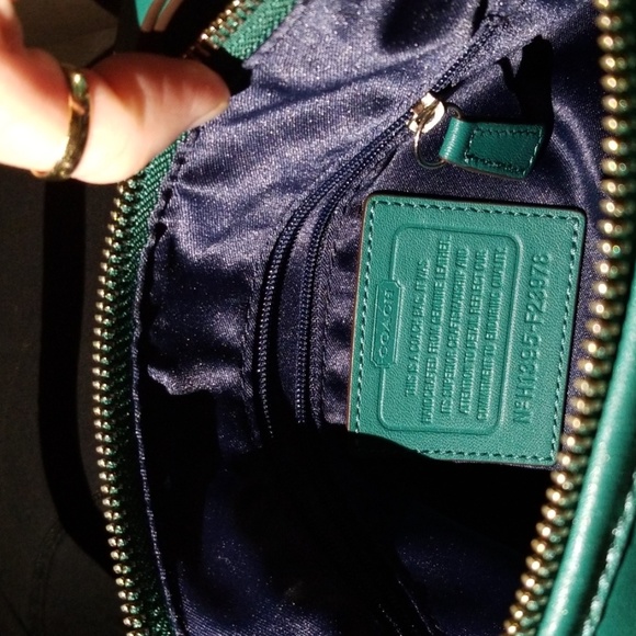 Coach crossbody - Picture 3 of 4